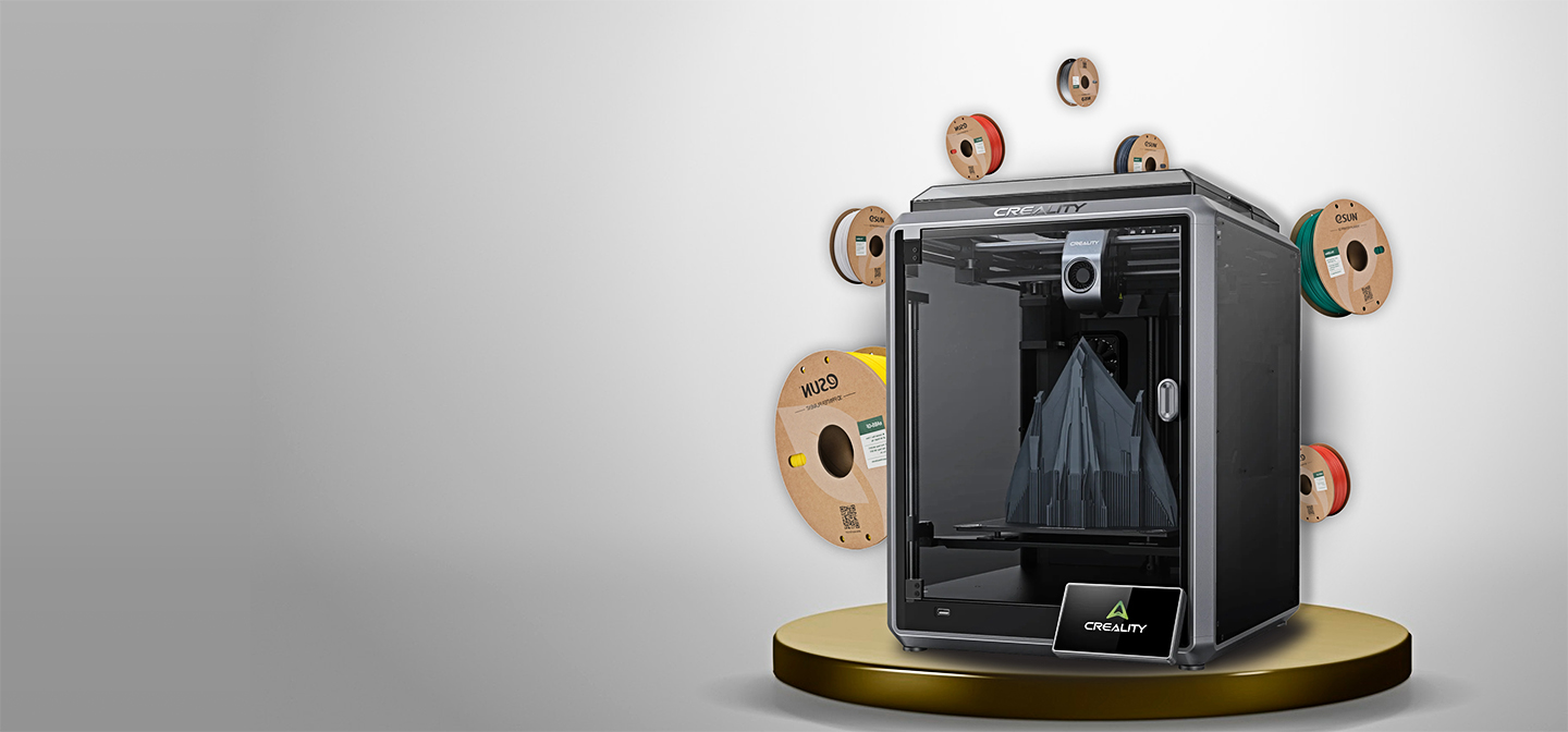 Drukarka 3D Creality z filamentami eSUN na stołem, idealne rozwiązanie do profesjonalnego i amatorskiego druku 3D